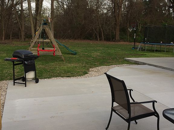 4th image of 1622 Hicks Dr