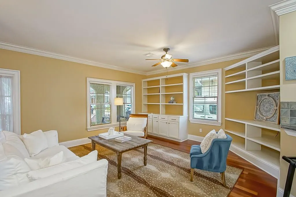 2725 Palmer Ave — Photo 4