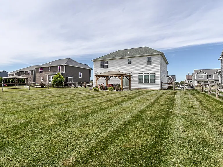 14825 Saddle Horn Dr — Photo 53