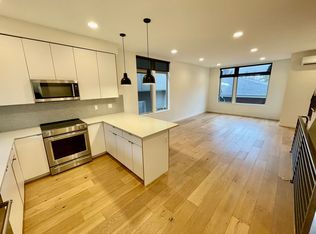6010B California Ave SW, Seattle, WA 98136