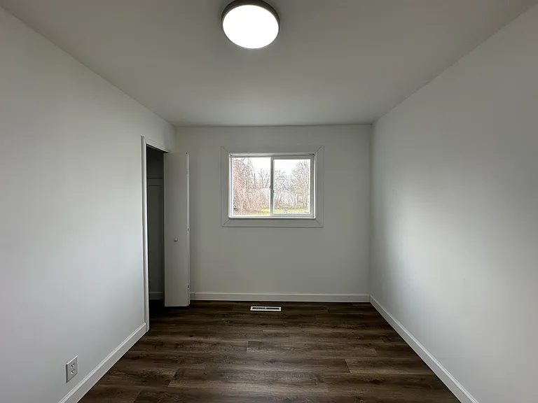1615 E Greig Ave — Photo 16