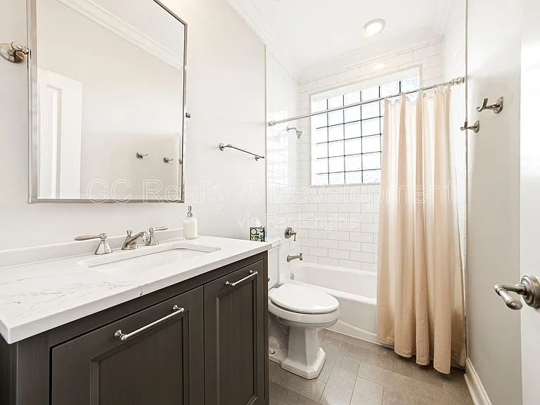 3934 N Janssen Ave #4 — Photo 7