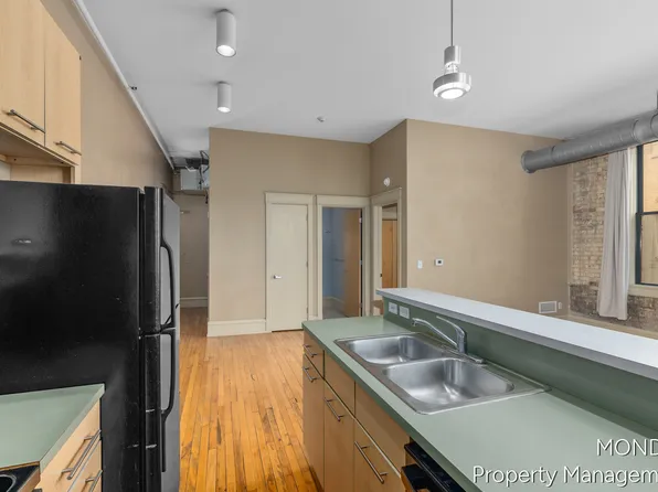 1 Oakes St SW APT 3, Grand Rapids, MI 49503