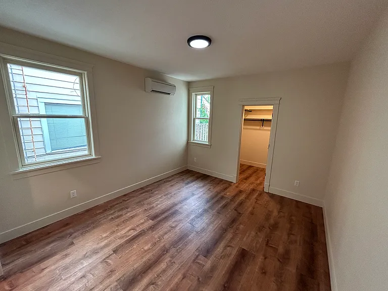 1598 Court St NE #1 — Photo 10