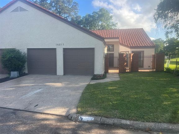 5th image of 16017 Golf Club Dr