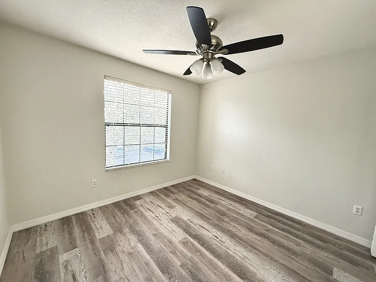 2525 Oleander Lakes Dr — Photo 9
