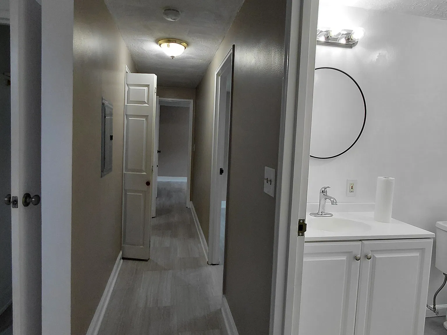 3 bed, 959 sqft, $2,700 — Photo 2