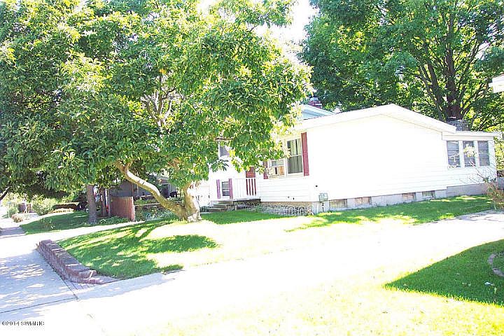 2nd image of 615 W Milham Ave