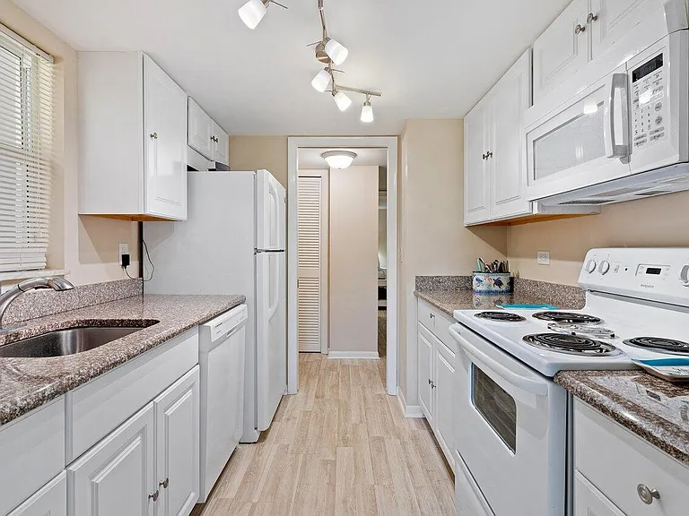 2525 Florida Blvd #130 — Photo 15