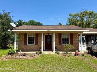 2006 Eden St, Pascagoula, MS 39581