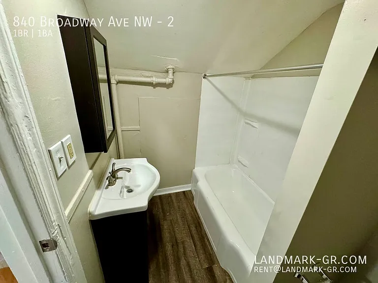 840 Broadway Ave NW #2 — Photo 13