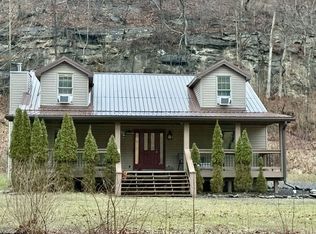 1637 Daybrook Rd, Fairview, WV 26570