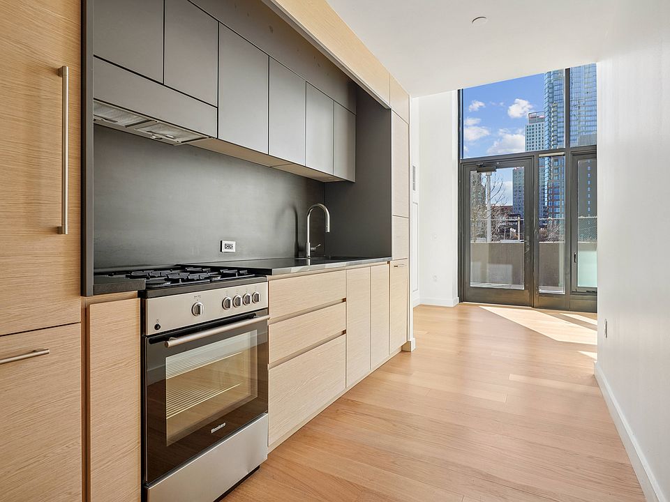 1st image of 1 Eagle St APT 101
