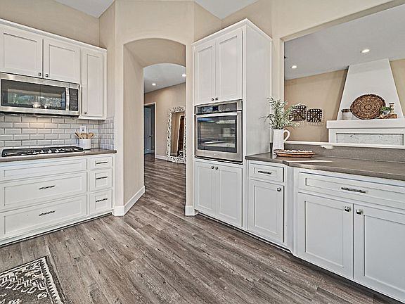 3rd image of 3032 Vila Flor Pl