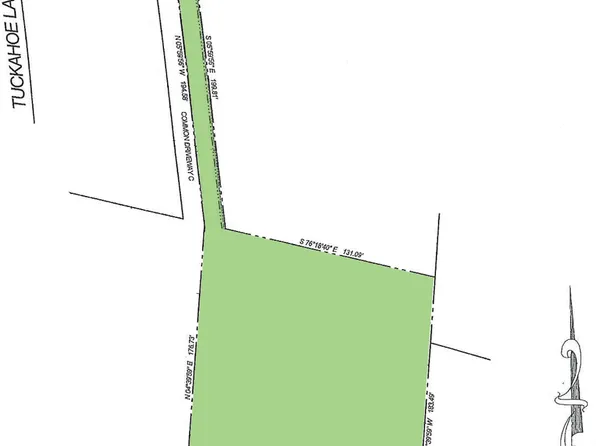 38 Rosko Dr, Southampton, NY 11968