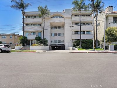 5219 Newcastle Ave APT 302, Encino, CA, 91316
