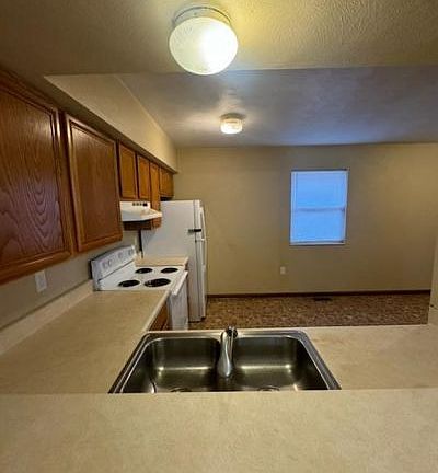 4th image of 177 Madison St #177