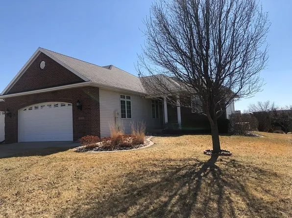 3122 Burnham Dr, Ames, IA 50010