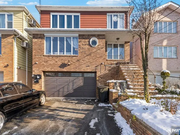 174 Maple St, Fairview, NJ 07022