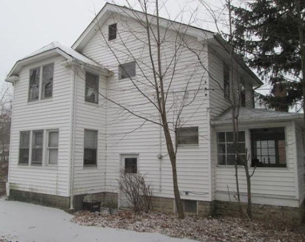 2nd image of 1143 Elmwood Rd
