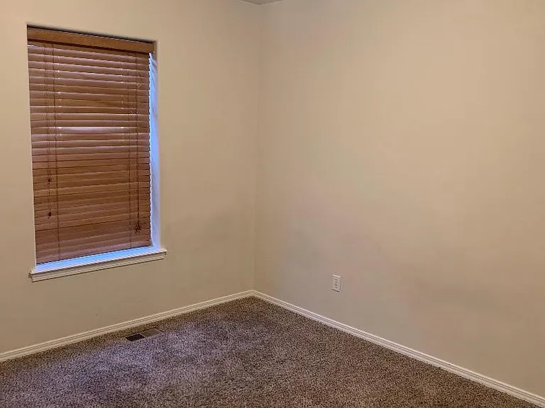 1067 Arrow Wood Ct — Photo 10