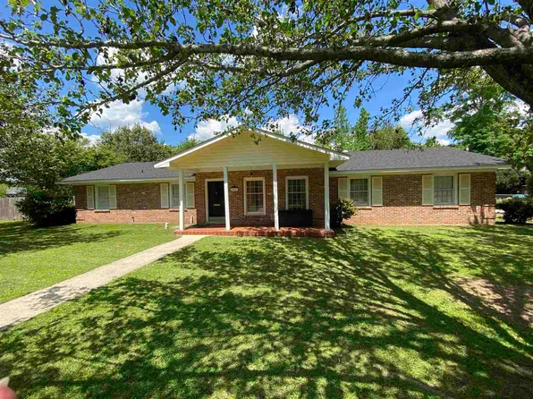 303 E Pine St, Atmore, AL 36502