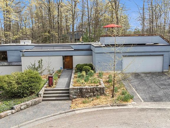 2nd image of 3995 Penberton Dr