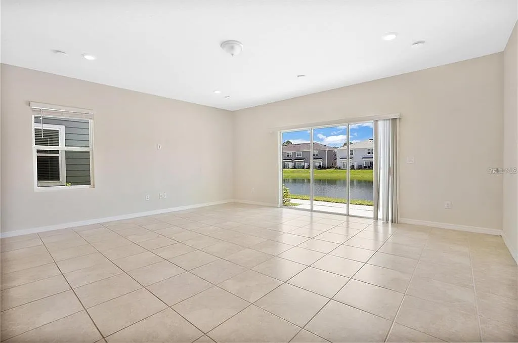 3 bed, 2.5 bath, 1760 sqft, $2,350 — Photo 4