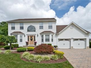 10 Hunter Ct, Matawan, NJ 07747