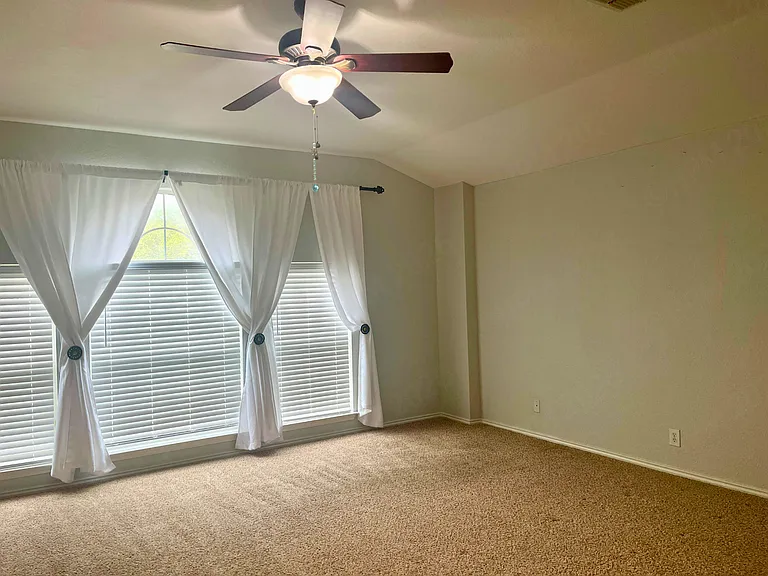 324 Willow Loop — Photo 12