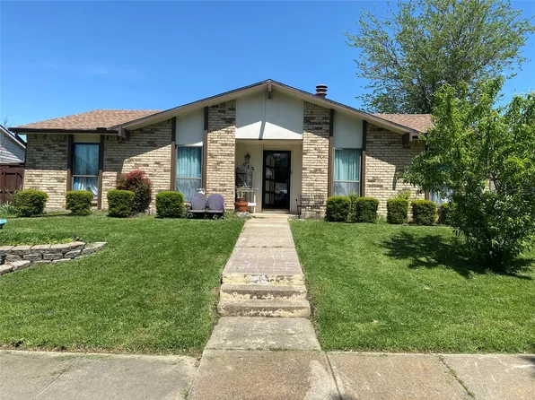 615 Button Dr, Mesquite, TX 75150