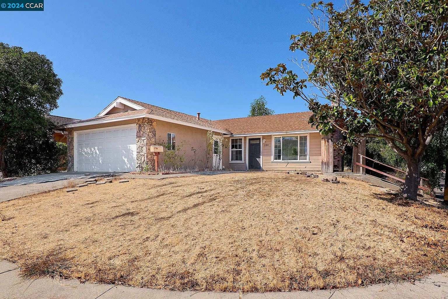 284 Barquentine Ct photo 1