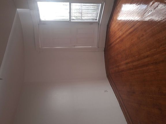 2nd image of 10 Parkside Ct #3
