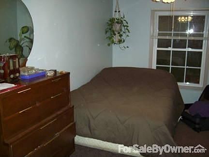 Master bedroom : New carpet, fresh paint