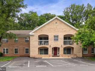 5804 Cove Landing Rd APT 101, Burke, VA 22015