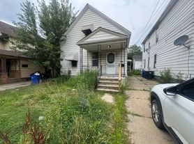 6401 Gertrude Ave, Front Unit