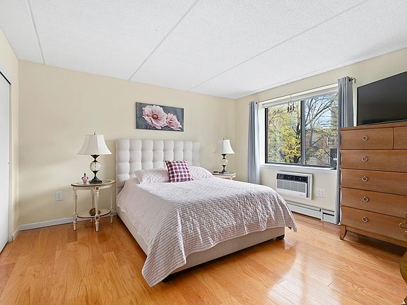 4th image of 333 E 119th St APT 3F