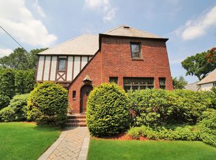 5 Circle Hill Rd, Pelham, NY 10803