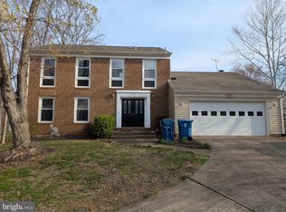 1516 Coat Ridge Rd, Herndon, VA 20170