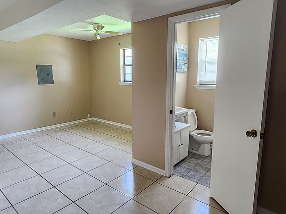 3rd image of 1045 Lombardy Way
