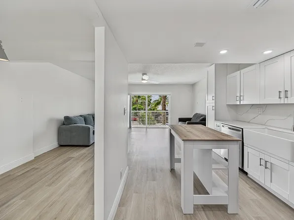 2900 30th St #D-3, Fort Lauderdale, FL 33306