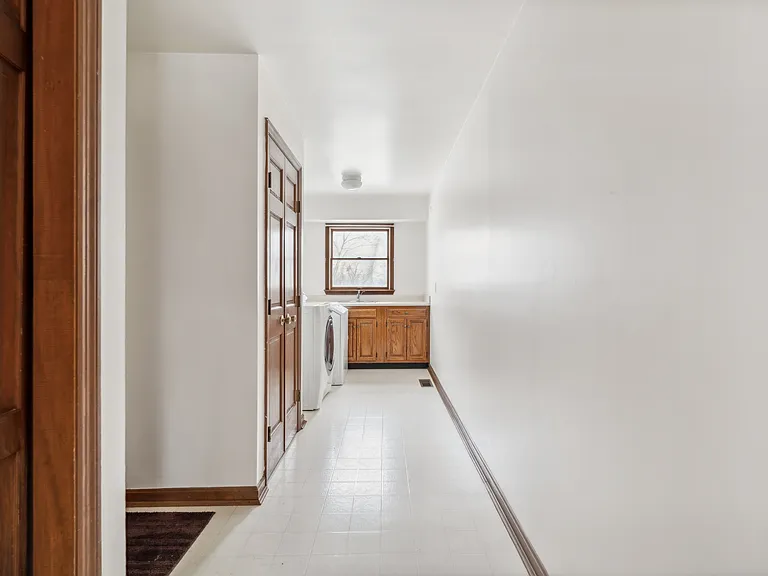 7489 Fitzroy Ct — Photo 19