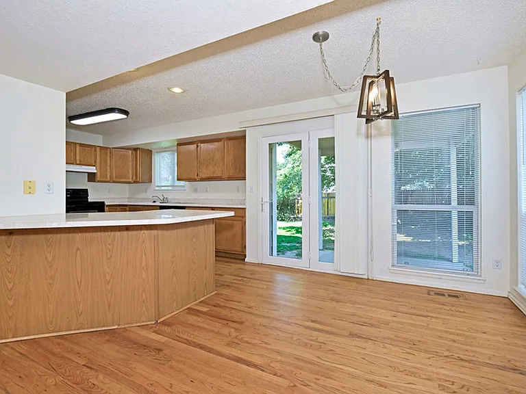 8380 Wilmington Dr — Photo 9