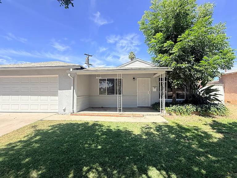 4641 N Fresno St — Photo 24