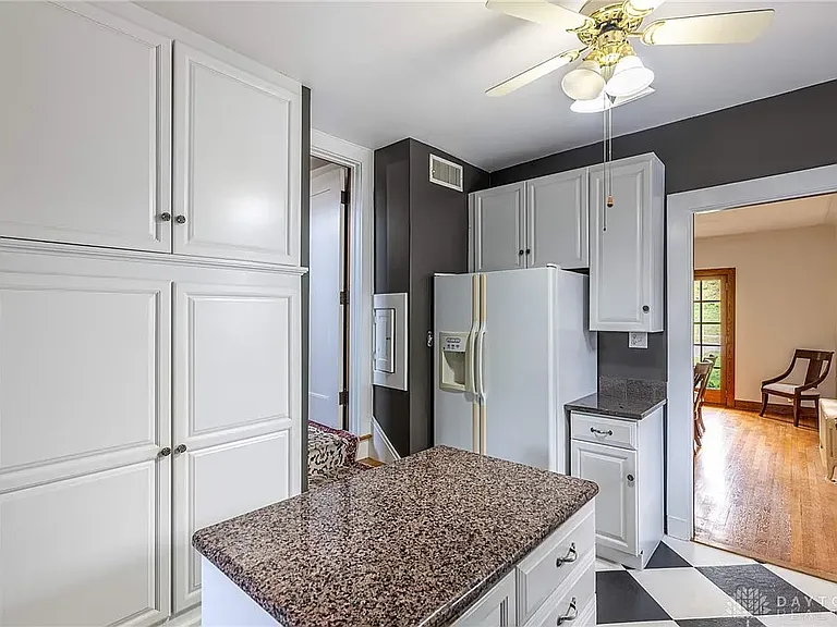 200 Squirrel Rd — Photo 3