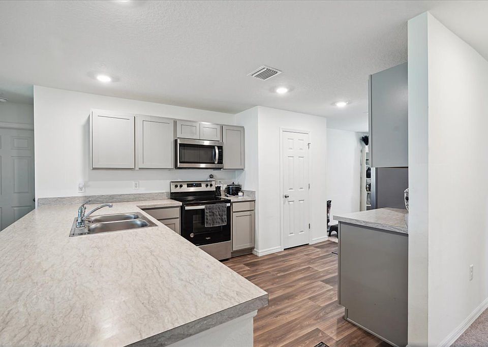 1st image of 49B Bannbury Ln