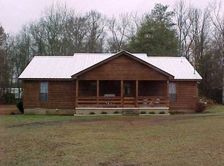 96 Blackberry Ln, Deatsville, AL 36022