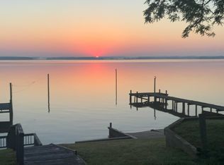 132 Summer Breeze Ln, Dunnsville, VA 22454