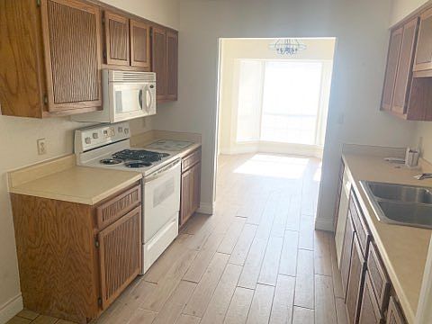 4th image of 512 Lucile Ln
