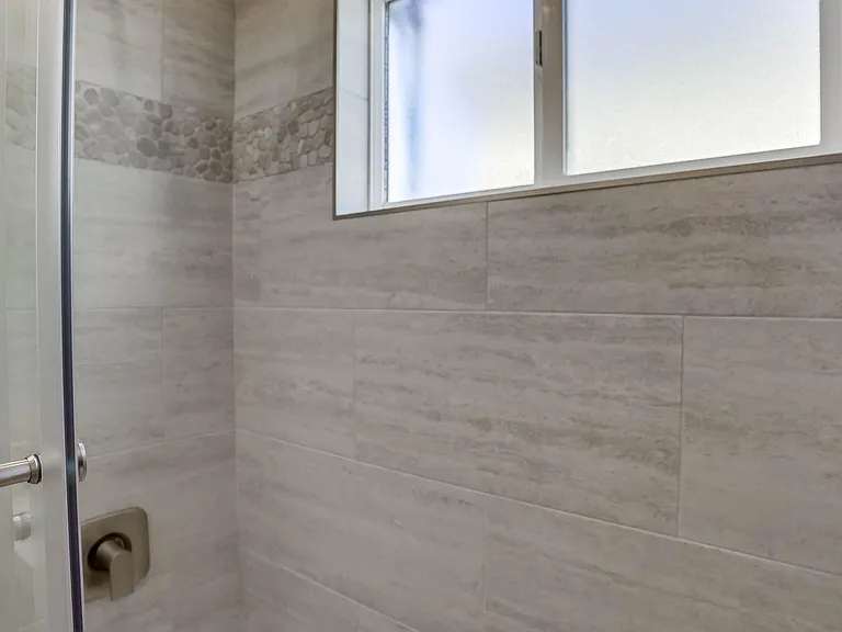 126 W Canada #C — Photo 36